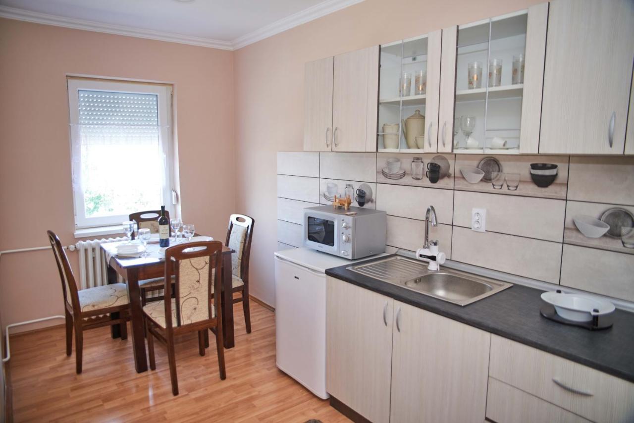Apartman Ana Bečej Esterno foto